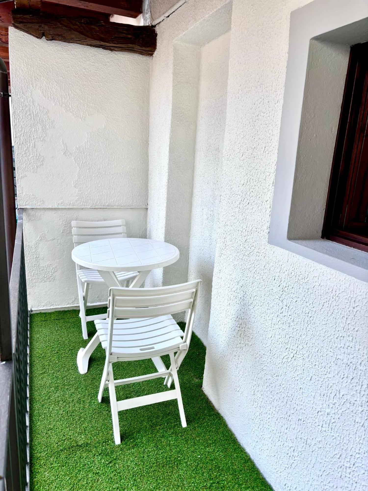 Vittoria Holiday House - Tulip Apartment And Tulip Room สเตรซา ภายนอก รูปภาพ