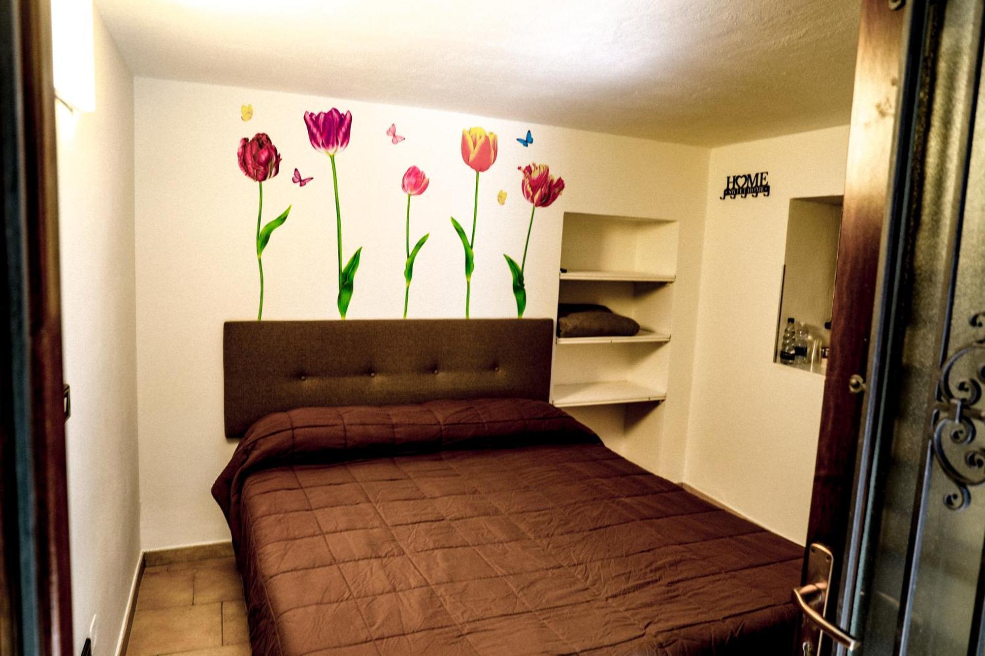 Vittoria Holiday House - Tulip Apartment And Tulip Room สเตรซา ภายนอก รูปภาพ
